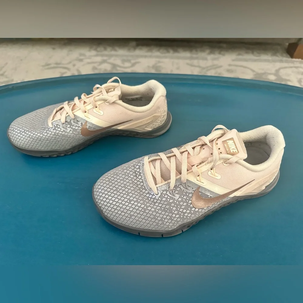 Nike Metcon 4 Cream and Gray Textured Sneakers - Picture 3 of 9
